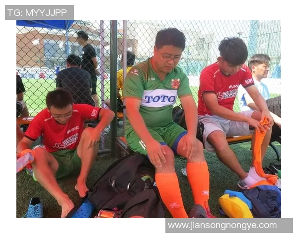 青岛街头偶遇足球明星的惊喜瞬间与背后故事揭秘