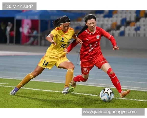 重庆足球队与上海足球队赛后分析个人能力的深度对比与启示 重庆足球队与上海足球队赛后分析个人能力的深度对比与启示