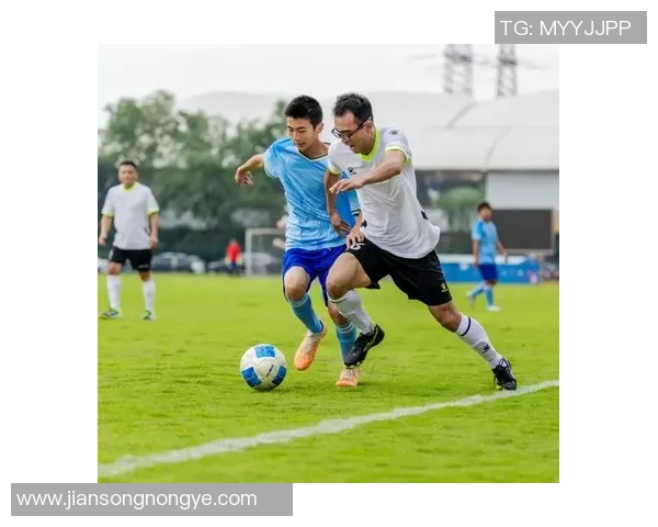 与足球明星同场竞技的难忘经历与成长故事